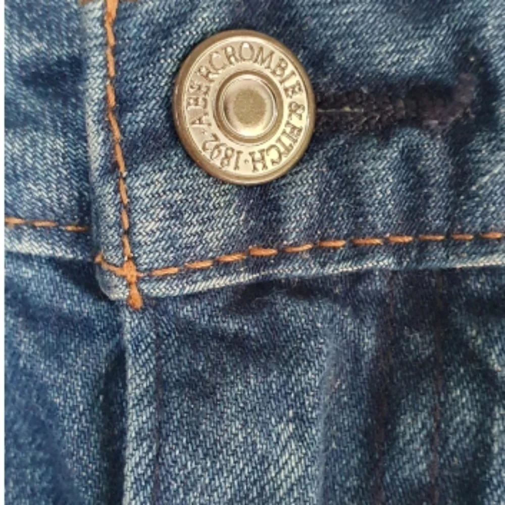 ABERCROMBIE & FITCH Jean Floral Embroidered Distressed Mini Skirt Womens Size 28
